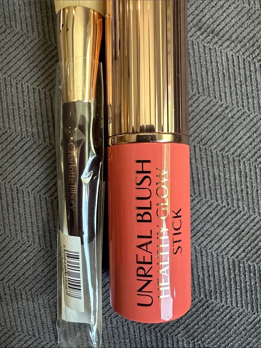 Charlotte Tilbury unreal blush healthy glow stick and  Brush Set